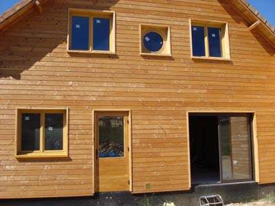 Maison en bois de Quercy Construction Bois : Maison avec pignon en façade